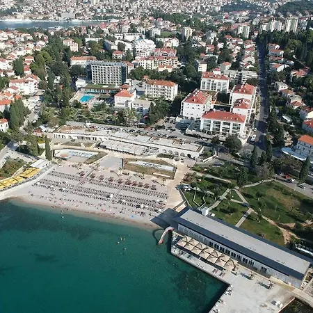 Spacious 80m2 Place, Great Views:-) 2 Bedrooms ! דירה דוברובניק