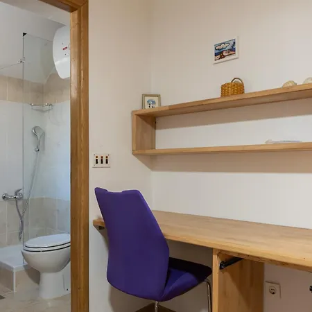 Spacious 80m2 Place, Great Views:-) 2 Bedrooms ! דירה *