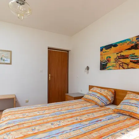 Spacious 80m2 Place, Great Views:-) 2 Bedrooms !