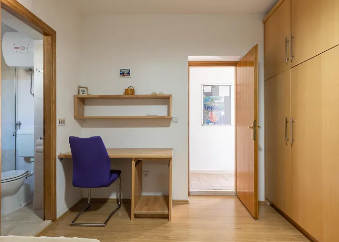 Spacious 80m2 Place, Great Views:-) 2 Bedrooms ! شقة دوبروفينك