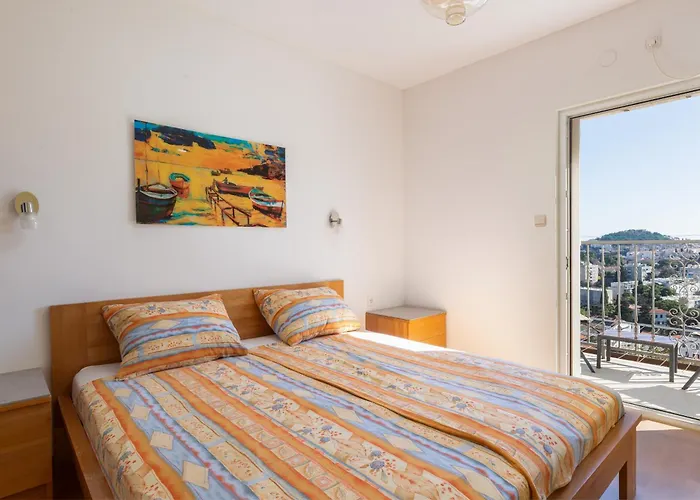 Spacious 80m2 Place, Great Views:-) 2 Bedrooms ! *