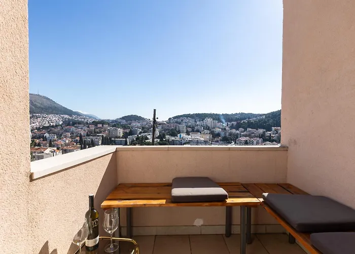 Spacious 80m2 Place, Great Views:-) 2 Bedrooms !