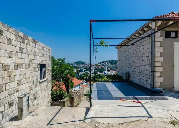 Spacious 80m2 Place, Great Views:-) 2 Bedrooms ! * 杜布罗夫尼克