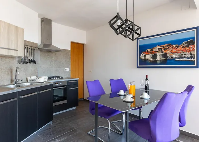 Spacious 80m2 Place, Great Views:-) 2 Bedrooms ! 公寓 *