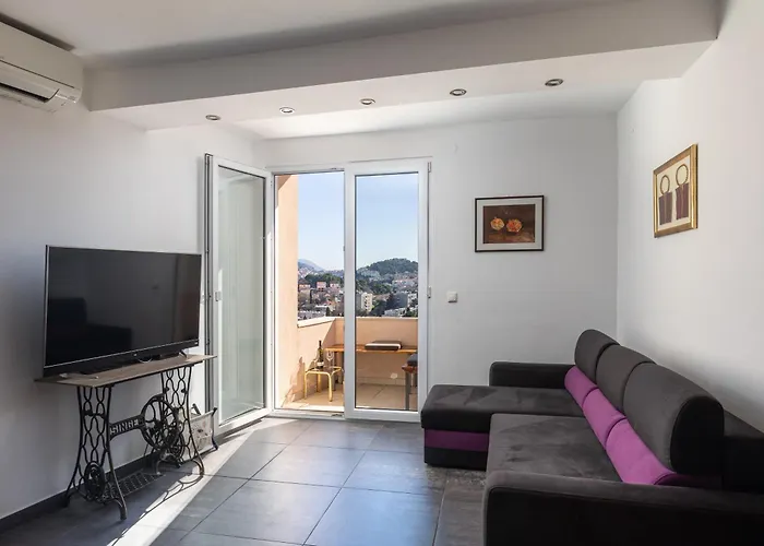 Spacious 80m2 Place, Great Views:-) 2 Bedrooms ! 公寓 杜布罗夫尼克
